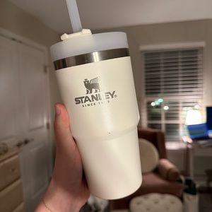 Cream Stanley 20oz with Straw